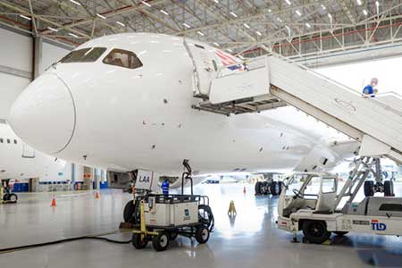 Iniciando pelo Boeing 787, LATAM é autorizada a fazer registros digitais de manutenção