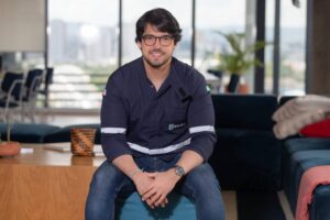 manutencao.net-Startup-de-Salvador-cria-dispositivo-inovador-que-alerta-trabalhadores-de-situacoes-de-risco-em-canteiros-de-obras-e-fabricas-2-1-1.jpg 12 de janeiro de 2024
