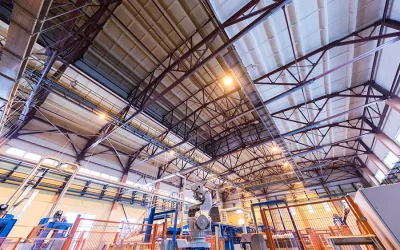 Tecnologias de iluminação industrial evoluem para 200 lumens por watt e vida útil de 10 anos