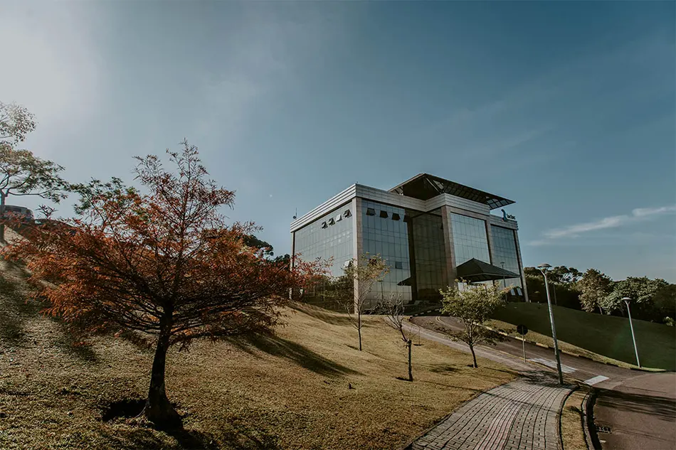 Brasil e Colômbia unem forças em iniciativa pioneira de transição energética e cidades inteligentes