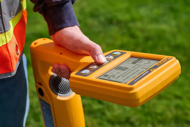 Fluke lança kit para localização inteligente e segura de instalações subterrâneas