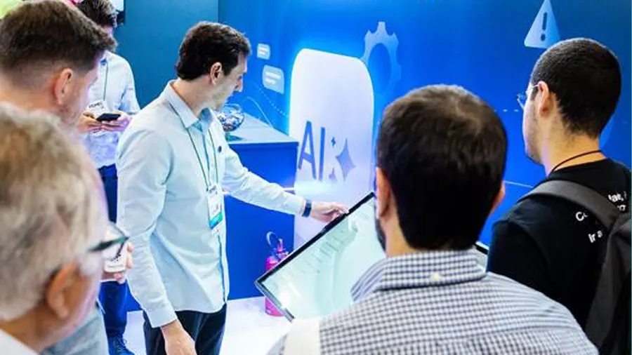 Fracttal apresenta primeiro CMMS que se conecta às principais ferramentas de IA na 13ª Expo InfraFM